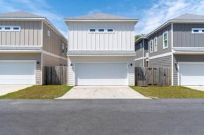 Urban Vista & Flat - New Listing, Downtown!